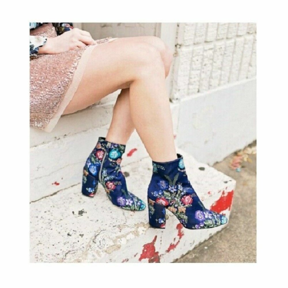 Pre-owner Zara Embroidered Floral Ankle Boots EUR36 US6